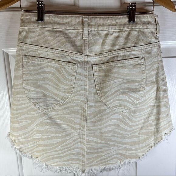 We the Free Free People Denim‎ Skirt Subtle Animal Print Size 26 Distressed Hem - Picture 5 of 9